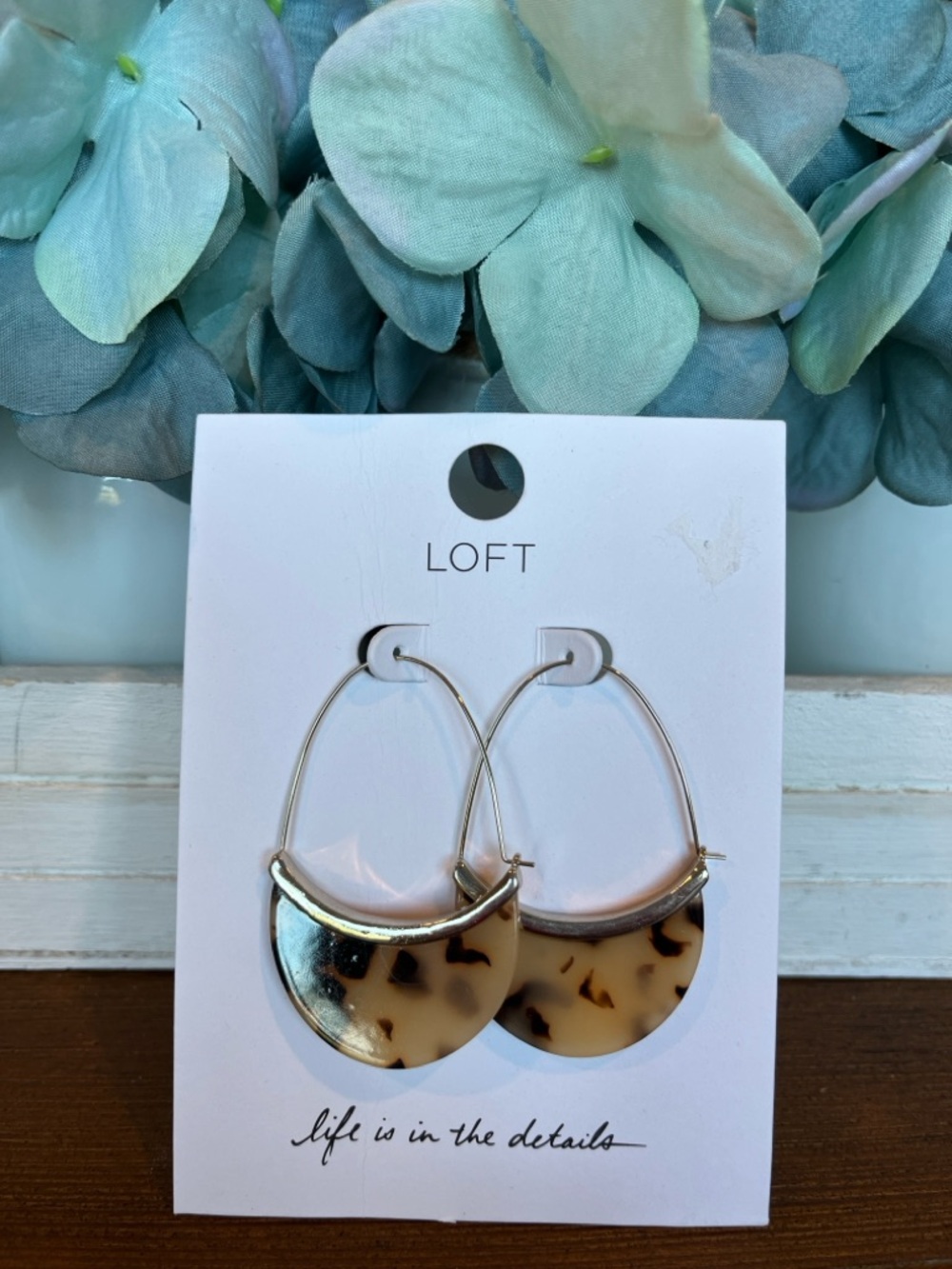 NWT LOFT Gold Hoop Earrings with Tortoiseshell Discs